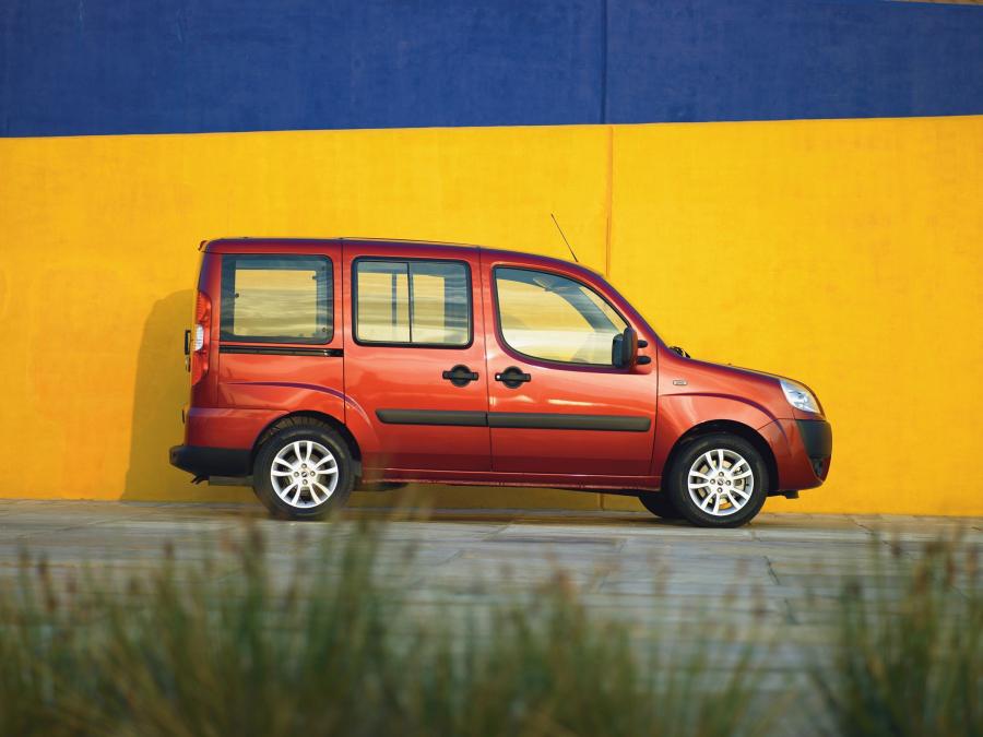  Fiat Doblo 2006 года  (фото 10 из 22)